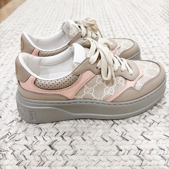 Gucci Supreme Leather Sneakers- Fall 2022 - Picture 2 of 6